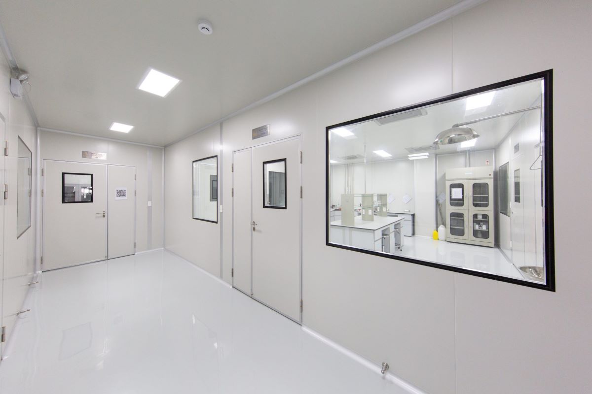 Cleanroom dengan ISO Standard: Pentingnya Ruang Bebas Kontaminasi