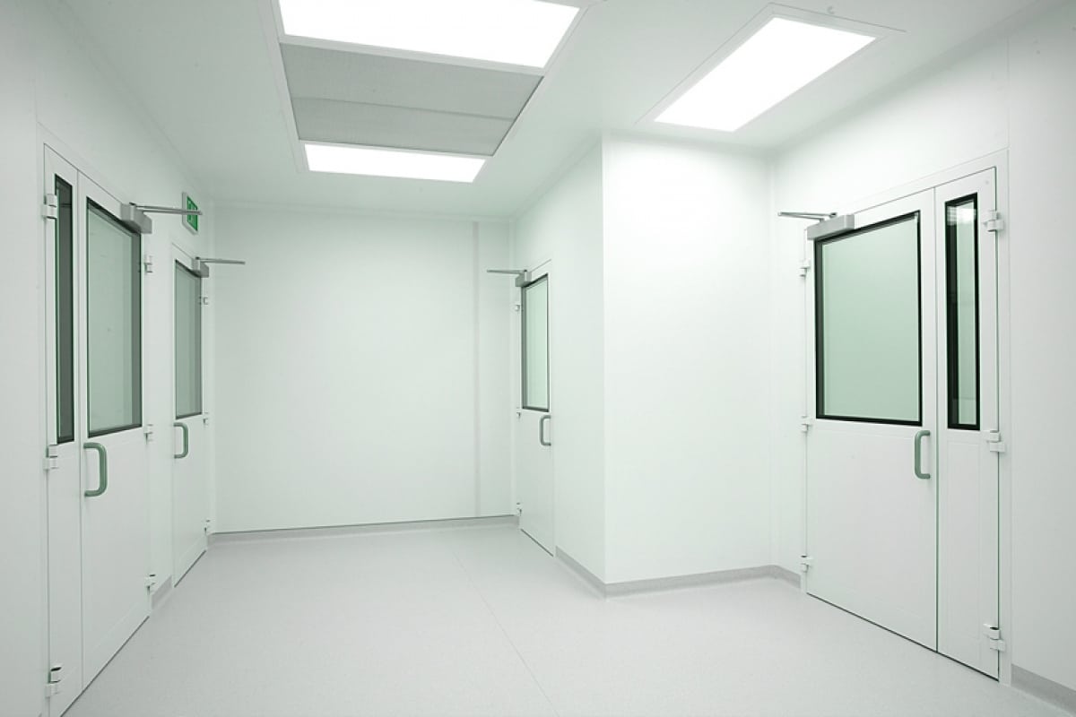 Transformasi Panel Clean Room: Sensor Pintar, IoT, dan Material Antimikroba