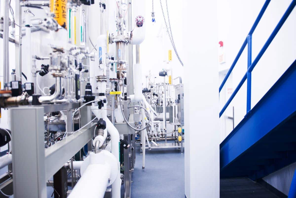 Cleanroom Berkualitas Tinggi: Peran Vital Clean Engineering dan HVAC