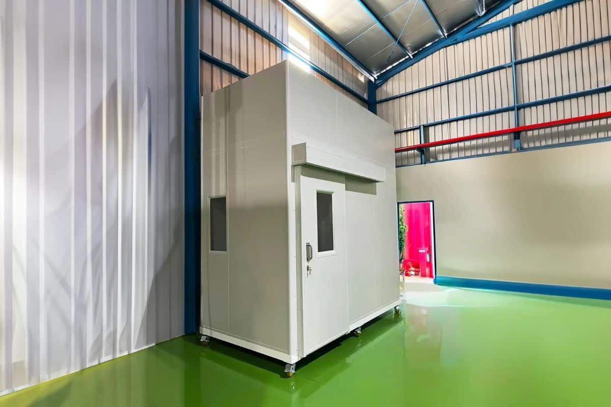 Solusi Pembangunan Clean Room untuk Industri Otomotif