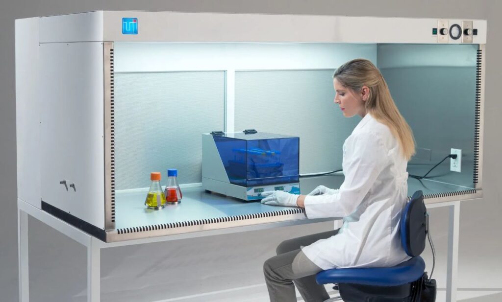 Laminar Flow Hood Clean Bench untuk Proses Sterilisasi