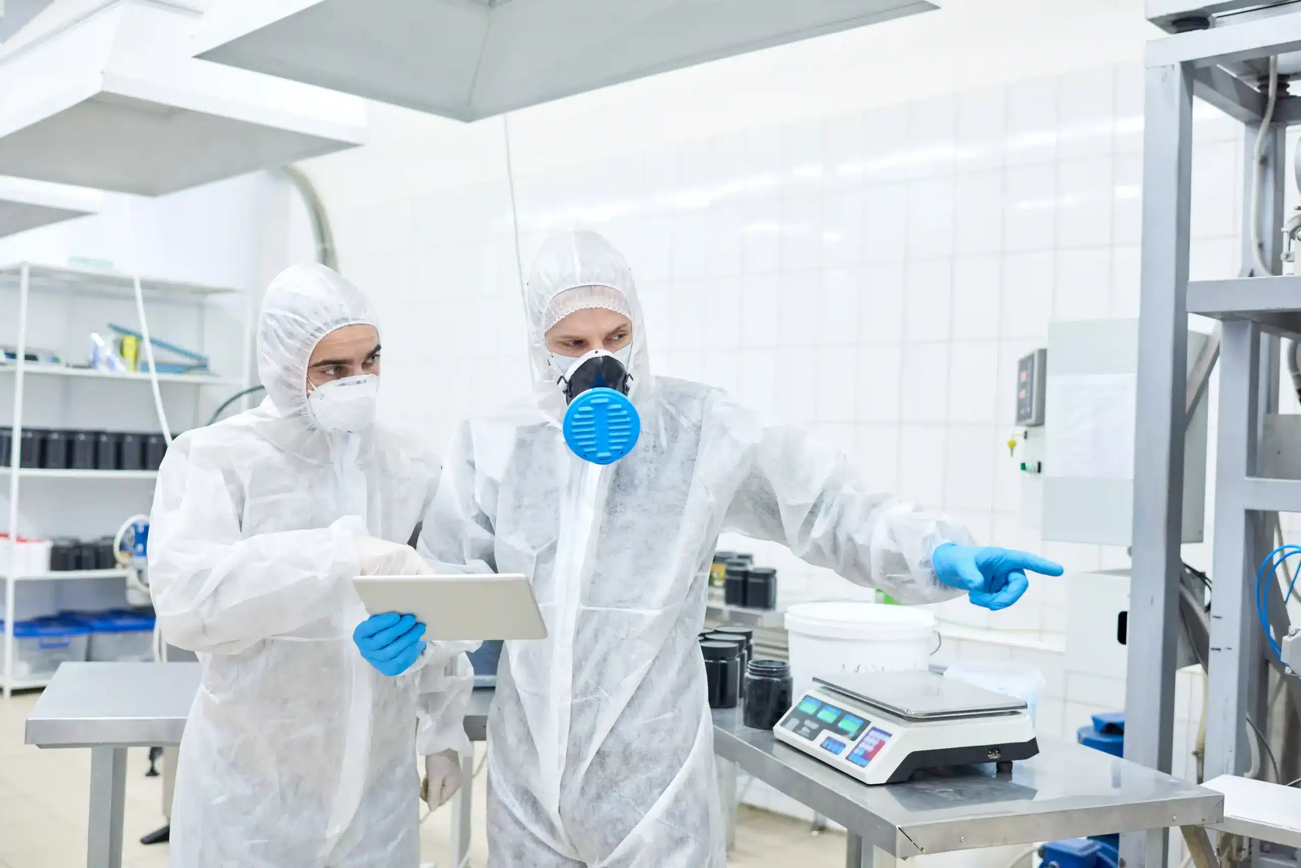 teknologi cleanroom dalam menjamin kualitas produk